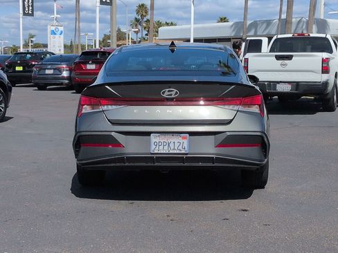 Used 2025 Hyundai Elantra Sport image 9