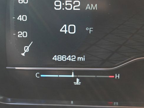 Used 2022 GMC Yukon SLE w/ Gmc Pro Safety Plus Package image 16