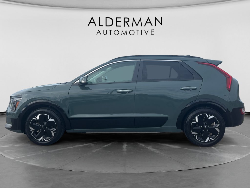 Used 2023 Kia Niro Wave w/ Wave Preserve Package FWD image 2