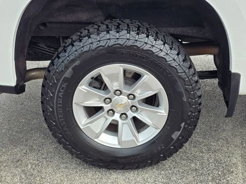 Used 2021 Chevrolet Silverado 1500 LT w/ Fleet Comfort Package AWD/4WD image 17