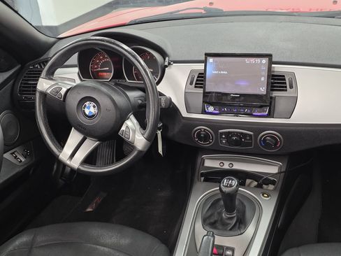 Used 2004 BMW Z4 2.5i RWD image 10