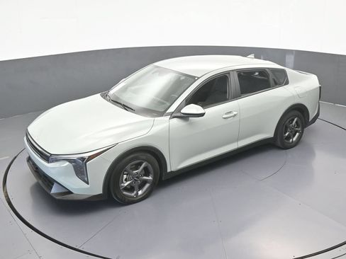 Used 2025 Kia K4 FWD image 44