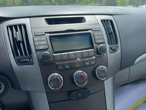 Used 2010 Hyundai Sonata GLS image 25