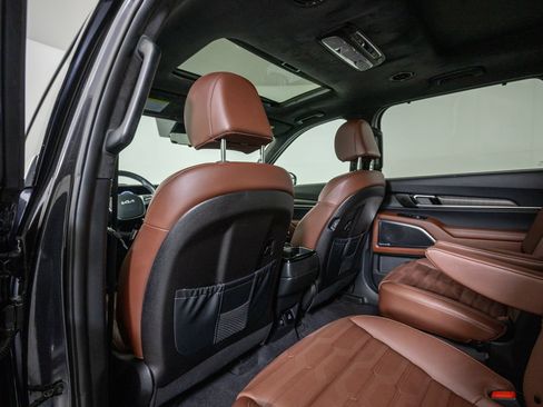 Used 2025 Kia Telluride SX Prestige AWD/4WD image 27