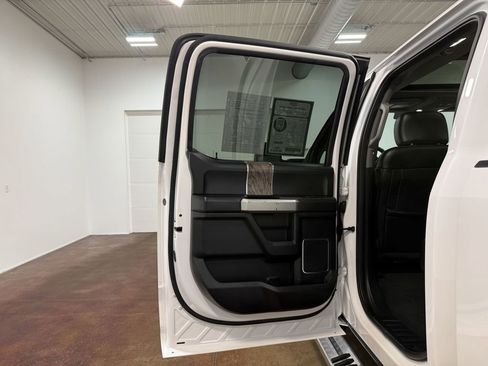 Used 2019 Ford F250 Lariat w/ Lariat Ultimate Package image 47