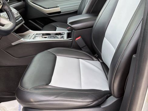 Certified 2022 Ford Explorer XLT w/ Equipment Group 202A image 16