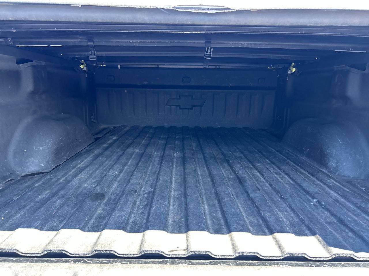 Used 2018 Chevrolet Silverado 1500 LT w/ All Star Edition AWD/4WD image 9