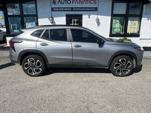 Used 2024 Chevrolet Trax RS FWD image 1