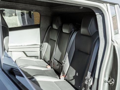 Used 2024 Tesla Cybertruck AWD Crew Cab image 29