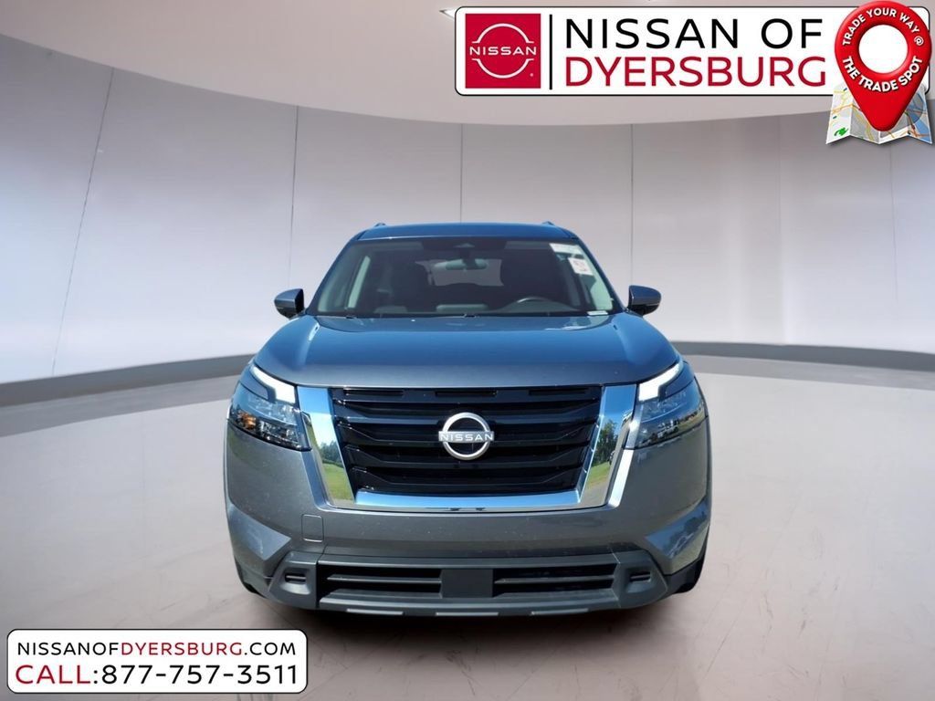 Used 2024 Nissan Pathfinder SV FWD image 8