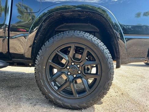 Used 2021 RAM 1500 Laramie AWD/4WD image 12