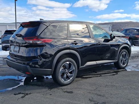 Used 2024 Nissan Rogue SV image 6