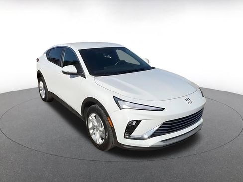 Used 2025 Buick Envista Preferred image 3