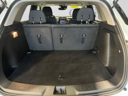 Used 2022 Chevrolet TrailBlazer LT w/ Convenience Package FWD image 7