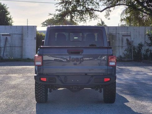 Used 2025 Jeep Gladiator Sport AWD/4WD image 6