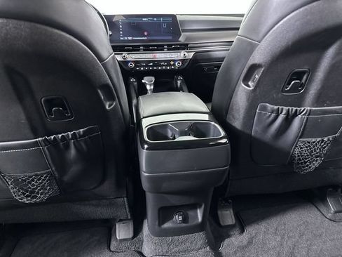 Used 2025 Kia Telluride S FWD image 22