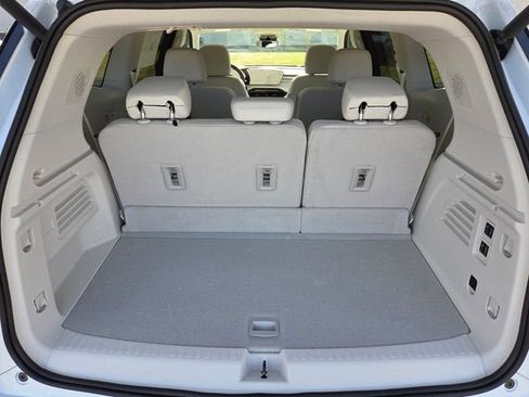 New 2026 Buick Enclave Avenir w/ Super Cruise Package FWD image 14