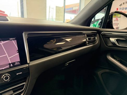 Used 2022 Porsche Macan AWD/4WD image 54