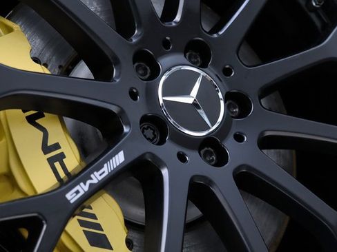 Used 2022 Mercedes-Benz SL 55 AMG 4MATIC w/ Driver Assistance Package image 15