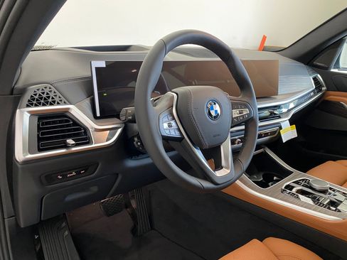 New 2026 BMW X5 xDrive50e w/ Climate Comfort Package image 4