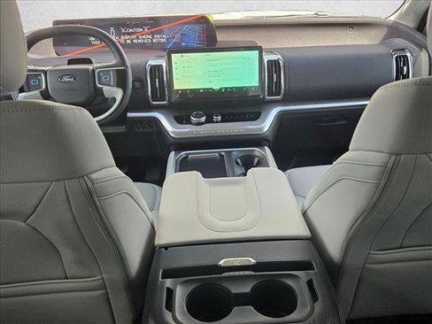 New 2025 Ford Expedition Max Platinum w/ Driver's Package image 15