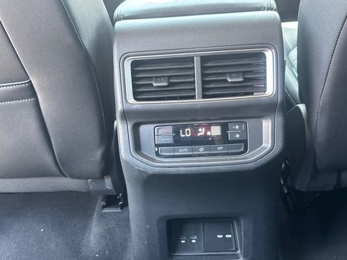 Used 2024 Volkswagen Atlas SE AWD/4WD image 8