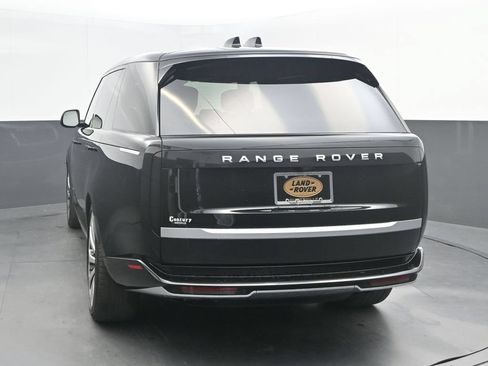 Used 2025 Land Rover Range Rover Long Wheelbase Autobiography AWD/4WD image 6