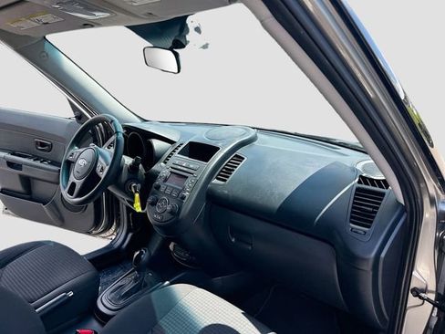 Used 2013 Kia Soul FWD image 20