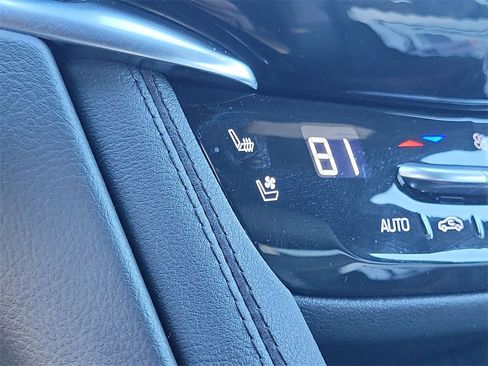 Used 2025 Cadillac XT6 Sport w/ Technology Package image 35