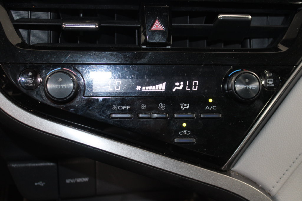 Used 2022 Toyota Camry LE FWD image 28