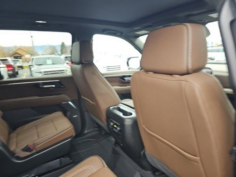New 2026 Chevrolet Suburban High Country image 21