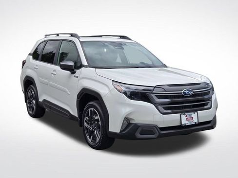 Used 2025 Subaru Forester Limited AWD/4WD image 1