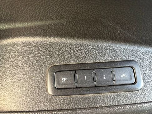 Used 2020 GMC Yukon XL SLT AWD/4WD image 17
