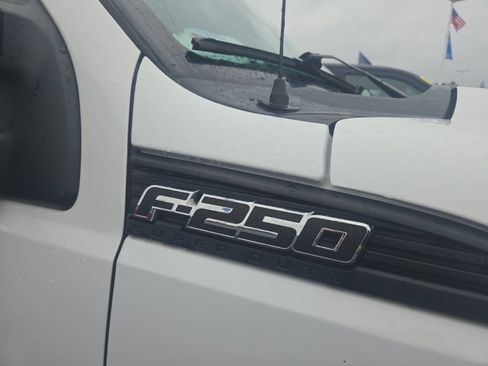 Used 2016 Ford F250 XL w/ Power Equipment Group AWD/4WD image 7