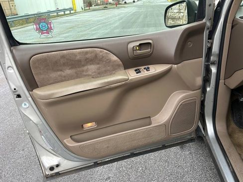 Used 2002 Toyota Sienna LE image 29