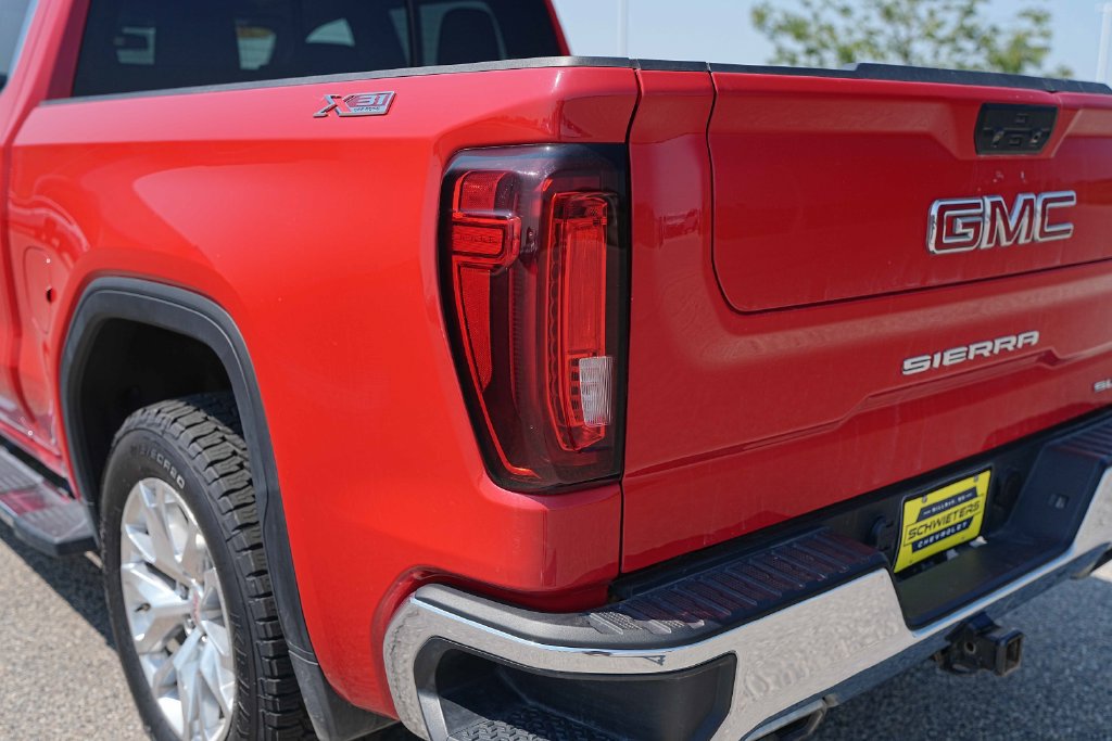 Used 2022 GMC Sierra 1500 SLT w/ SLT Premium Package AWD/4WD image 10