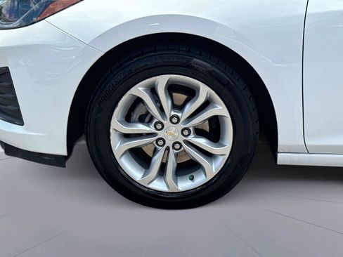 Used 2019 Chevrolet Cruze LT FWD image 10