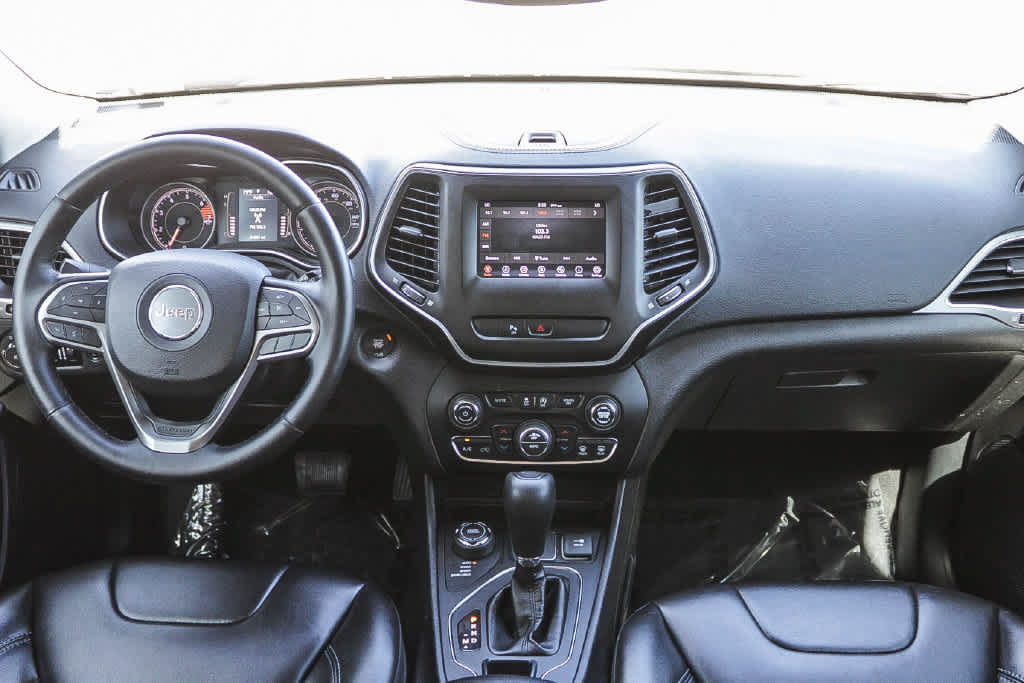 Used 2019 Jeep Cherokee Latitude Plus w/ Comfort/Convenience Group AWD/4WD image 12