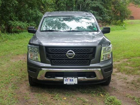 Used 2021 Nissan Titan SV w/ Accessory Utility Package image 8