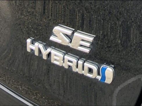 Used 2024 Toyota RAV4 SE AWD/4WD image 30
