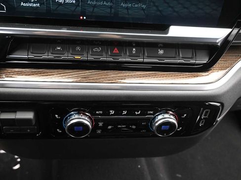 New 2026 GMC Sierra 1500 Elevation image 19