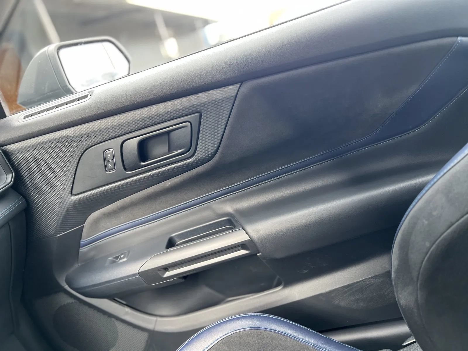 Used 2025 Ford Mustang Dark Horse RWD image 38