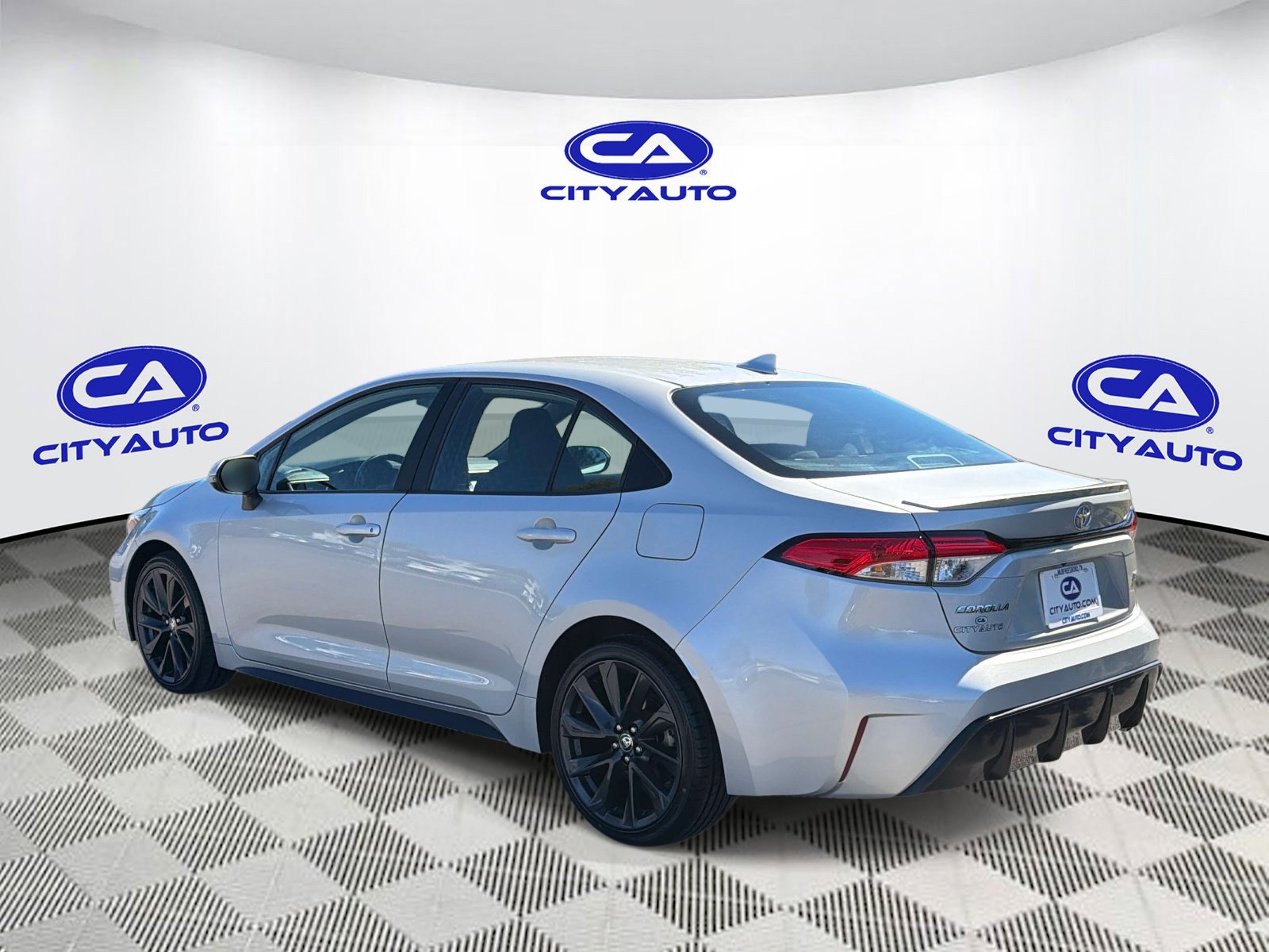 Used 2024 Toyota Corolla SE FWD image 5