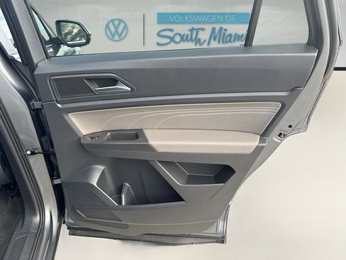 Used 2022 Volkswagen Atlas Cross Sport SE image 32