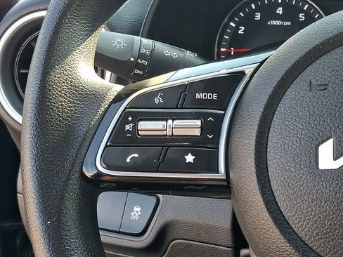 Certified 2022 Kia Forte LXS image 22