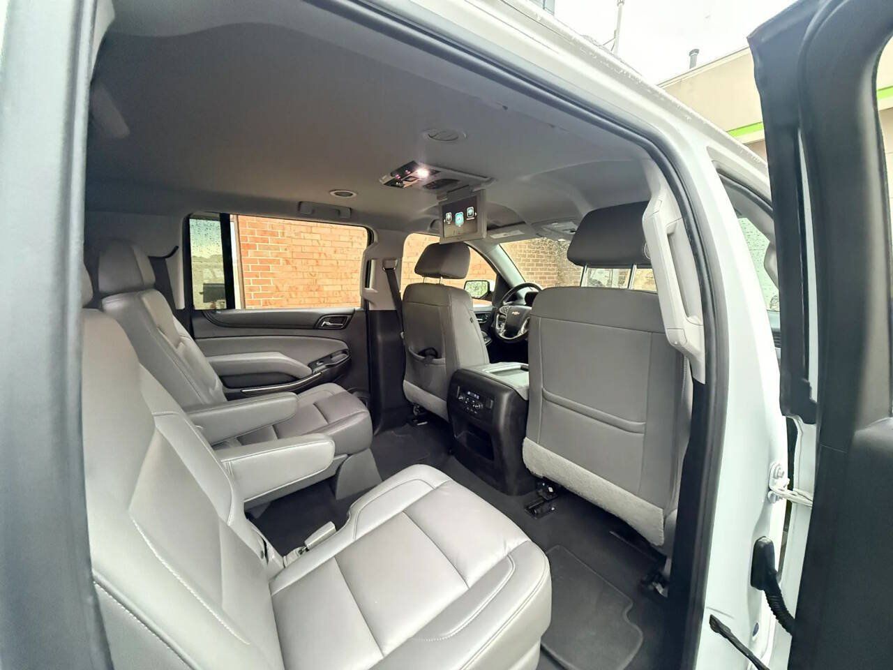 Used 2019 Chevrolet Suburban LT w/ Luxury Package AWD/4WD image 24