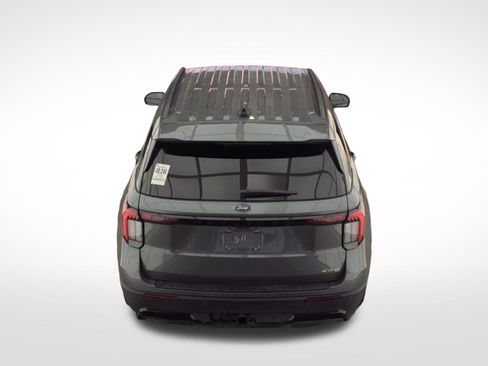 Used 2025 Ford Explorer ST-Line w/ ST-Line Street Pack image 6