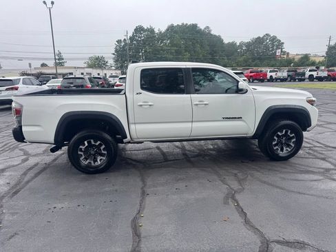 Used 2021 Toyota Tacoma TRD Off-Road w/ Technology Package RWD image 10