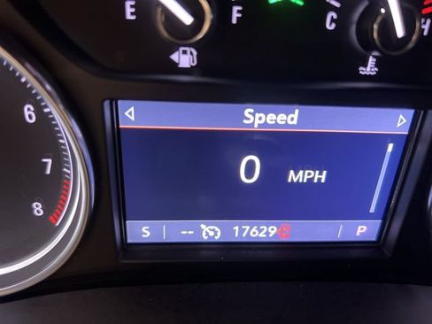 Certified 2023 Buick Enclave Essence FWD image 11