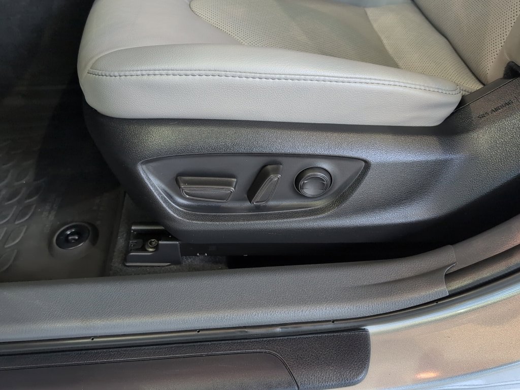 Used 2023 Toyota Camry XLE FWD image 10